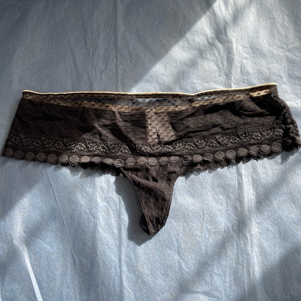 NWT! Gap Body // Navy lace thick top thong // Size M